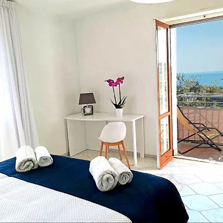 Capri View 2br-2ba Between Sorrento - Amalfi Coast Massa Lubrense