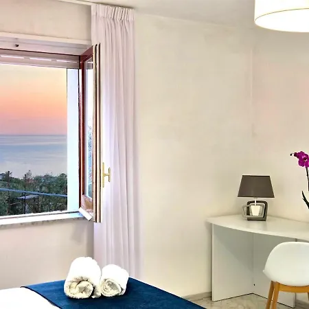 Capri View 2br-2ba Between Sorrento - Amalfi Coast *