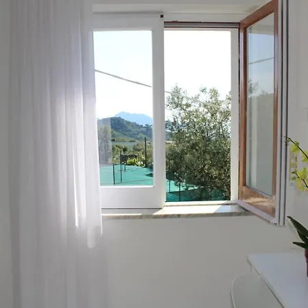 Capri View 2br-2ba Between Sorrento - Amalfi Coast Massa Lubrense
