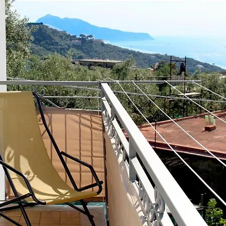 Capri View 2br-2ba Between Sorrento - Amalfi Coast * Massa Lubrense